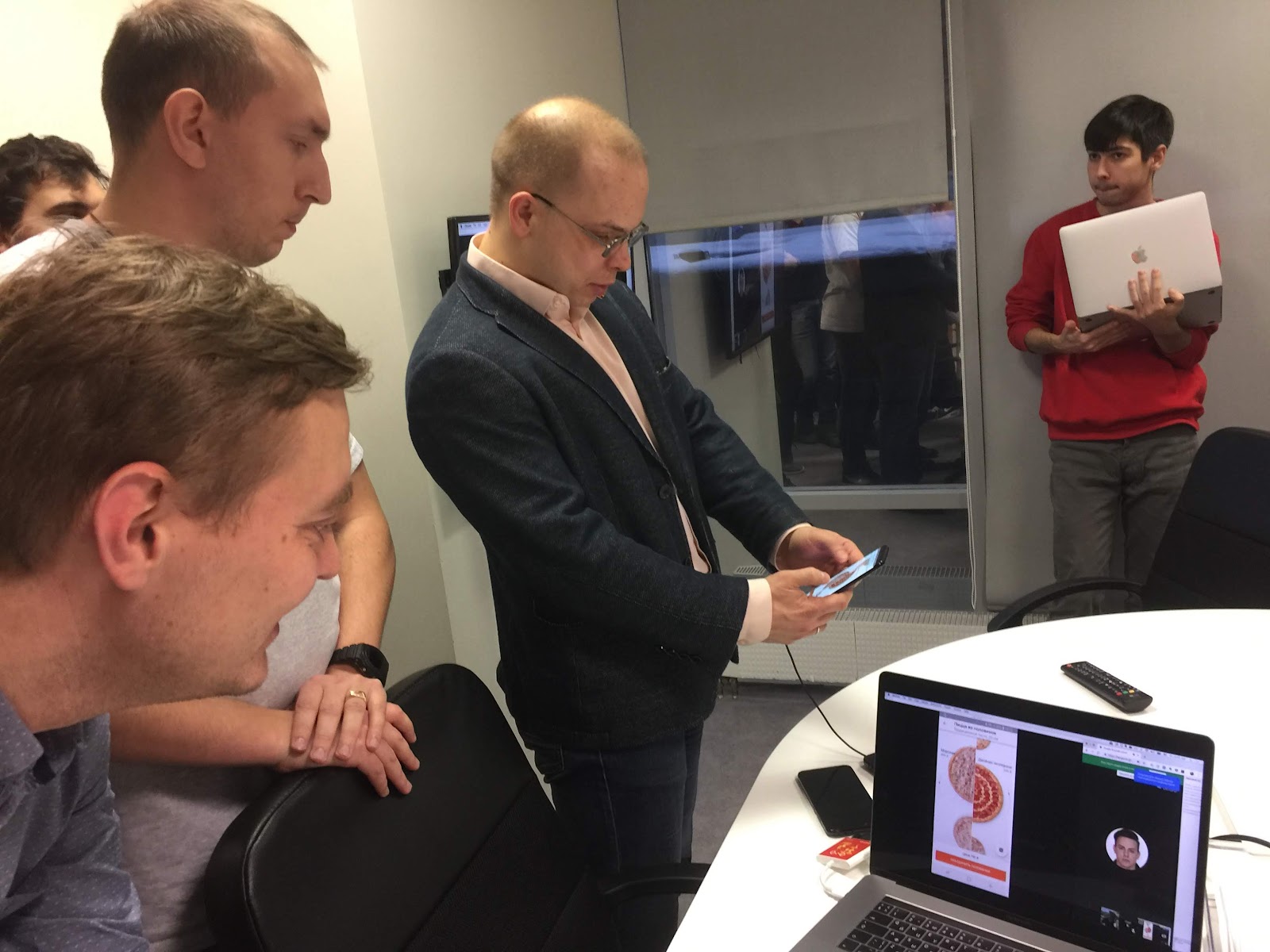 No wandering between groups